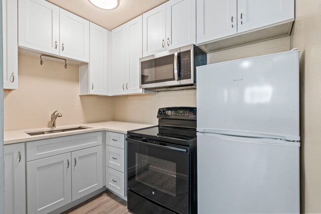 Building Photo - 751 S 300 E