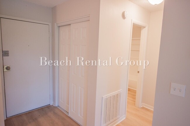 Building Photo - 6840 Blue Heron Blvd