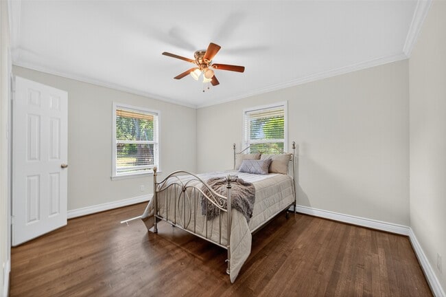 Building Photo - 5111 Creekbend Dr