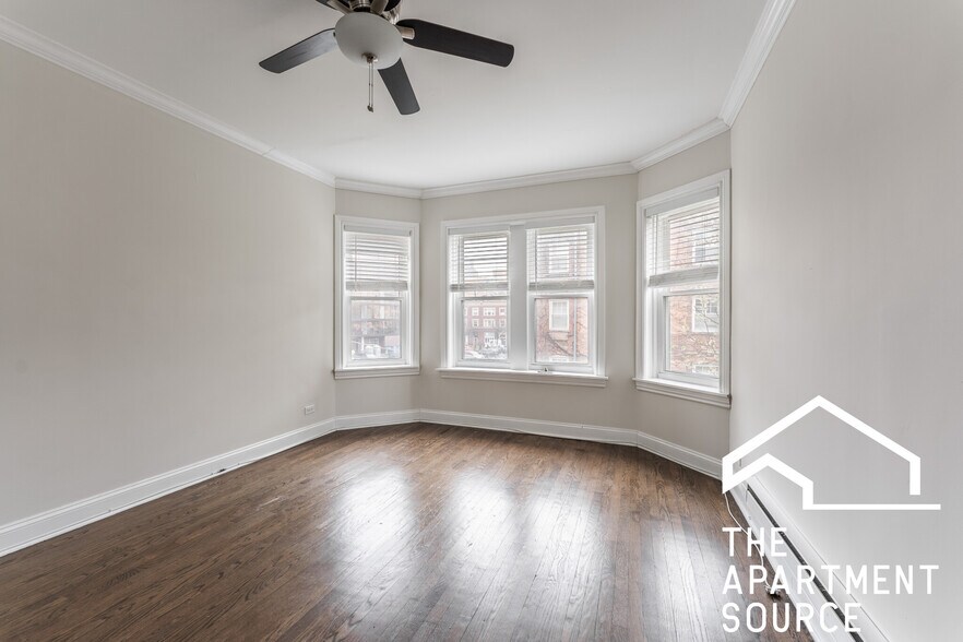 Building Photo - 655 W Roscoe St