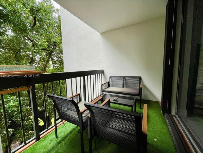 Building Photo - 2333 Brickell Ave