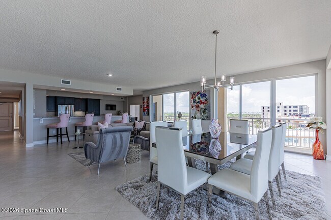 Building Photo - 1025 Jimmy Buffett Mem Hwy