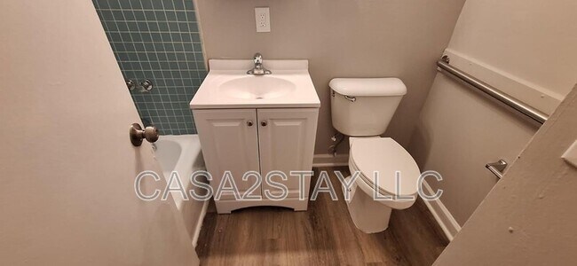 Building Photo - 2120 St Johns Pl