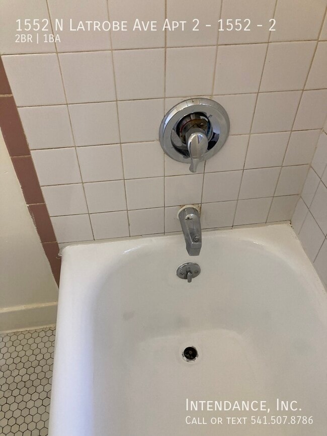 Building Photo - 1552 N Latrobe Ave