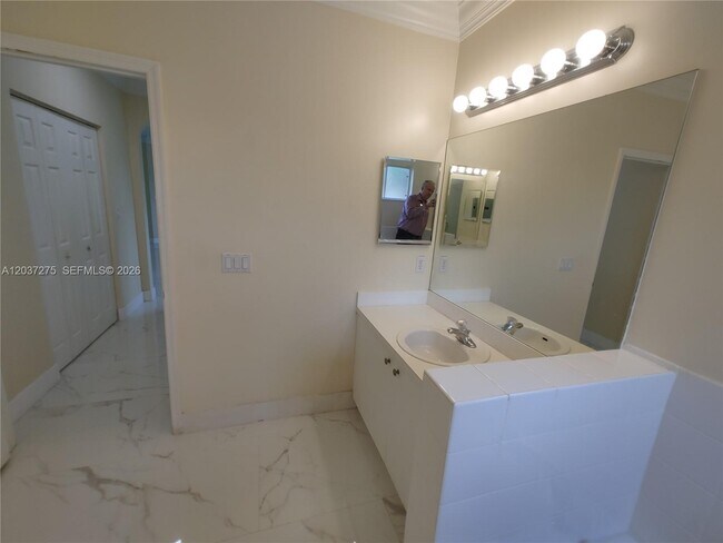 Building Photo - 21872 SW 95th Pl