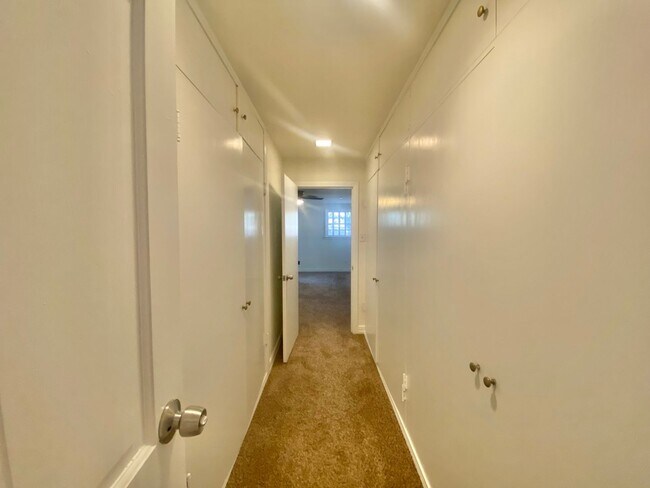 Building Photo - PRE- LEASING NOW for 7/09/2026