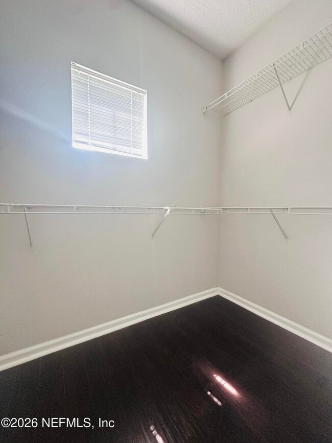 Building Photo - 3938 Hendricks Ave