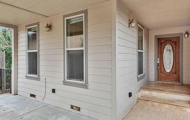 Building Photo - 4790 Fall St