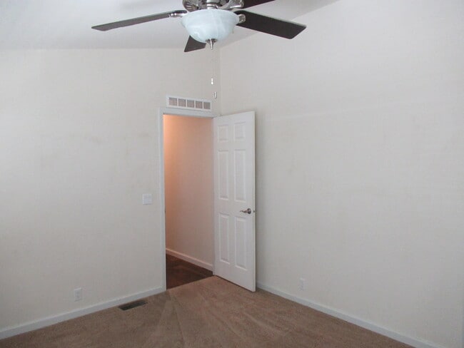 Building Photo - 14777 Palm Dr