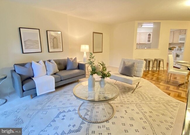 Building Photo - 1420 Locust St