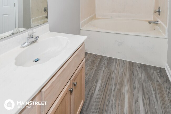 Building Photo - 611 Hibernia Oaks Dr