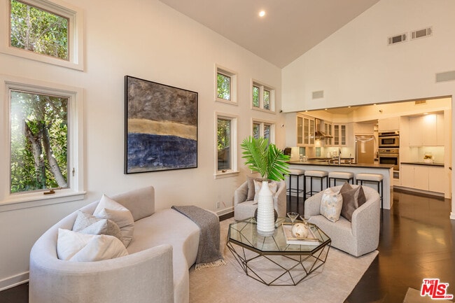 Building Photo - 851 Glenmont Ave