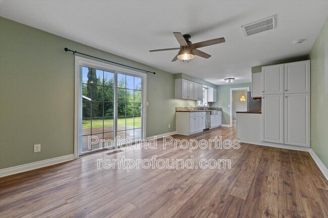 Building Photo - 5860 SW 191st Ave