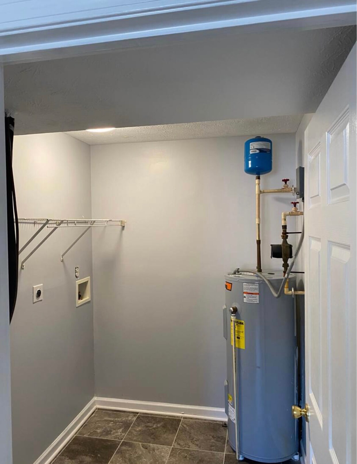 W&D room - 106 Kenilworth Ct