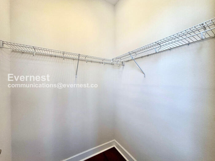 Building Photo - 13873 Benavente Ave