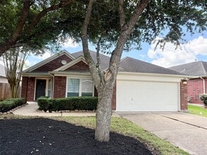 Building Photo - 12404 Shady Brook Dr