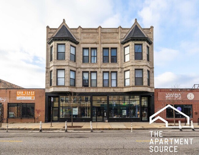Building Photo - 2122 N Milwaukee Ave
