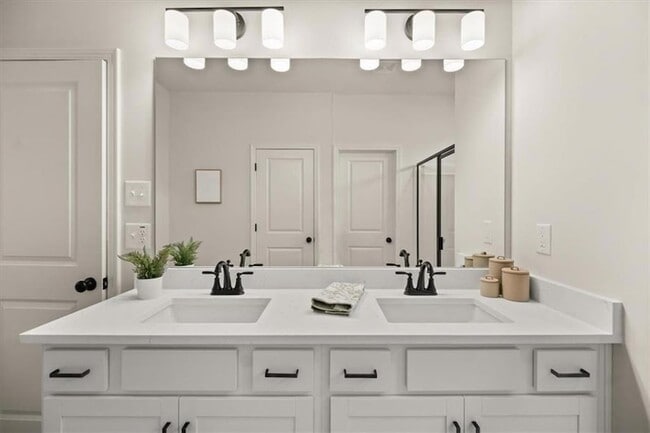 Building Photo - 299 Summit Dr W