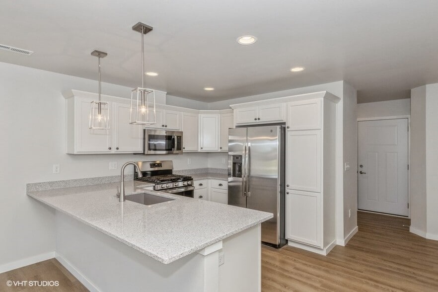 Building Photo - 2231 Saint Andrews Dr