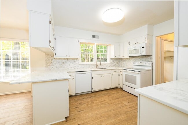 Building Photo - 7670 McHenry Cir E