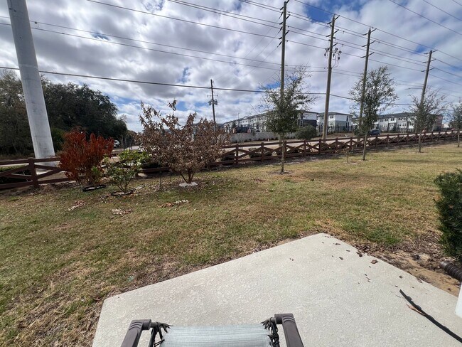 Building Photo - Modern 3-Bed Townhome w/ Garage in Desirable Davenport Community