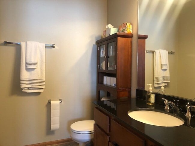 Building Photo - Spacious 2-Bedroom, 2-Bathroom Plus Loft C...