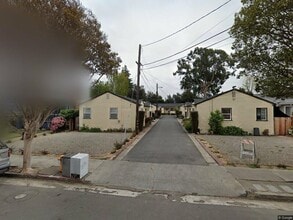 Building Photo - 541 Simon St