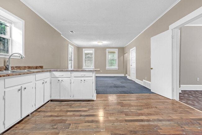 Building Photo - Charming 3-Bedroom Home in Convenient Memphis Location