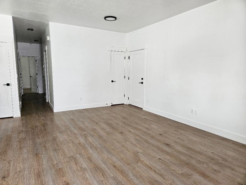 Building Photo - 6887 S 190 E