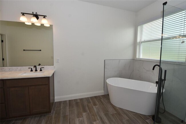Building Photo - 1 Ziegler Pl