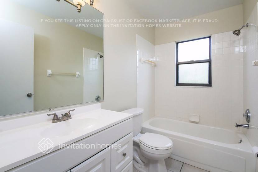 Building Photo - 7806 38th Ct E