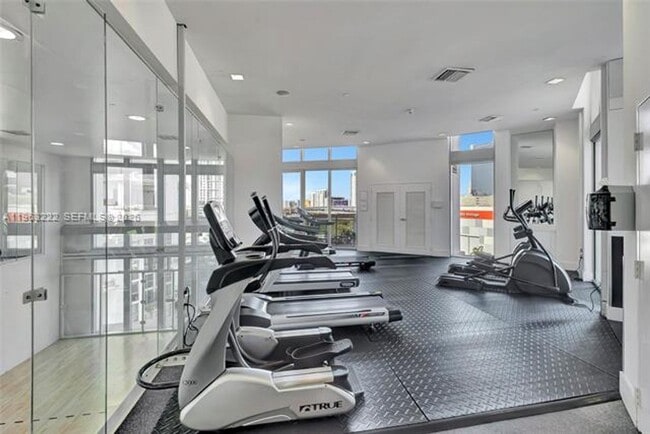 Building Photo - 350 S Miami Ave