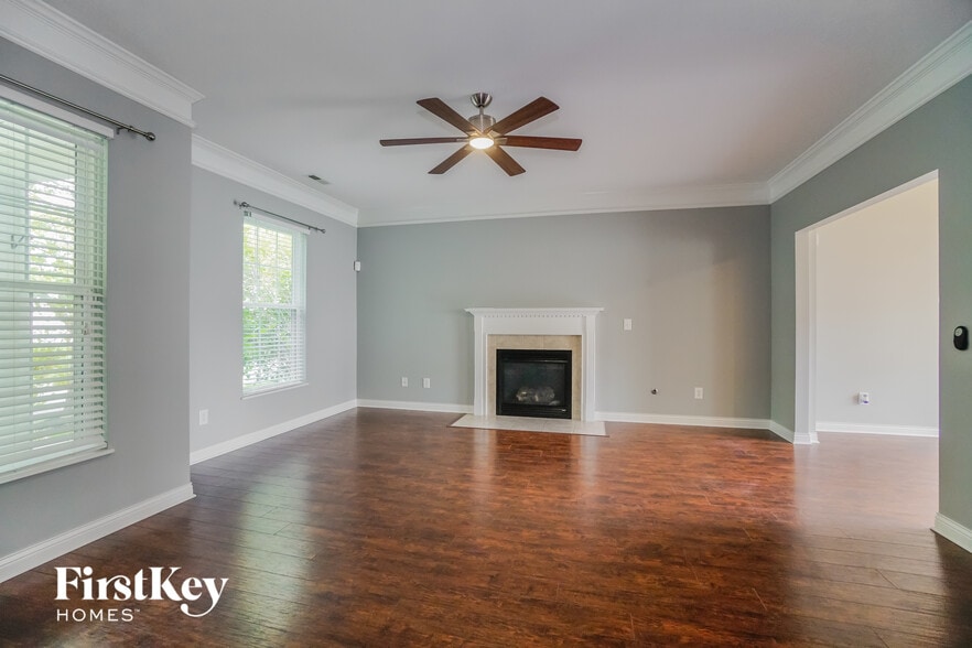 Building Photo - 5965 Mealla Rd