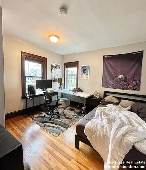 Building Photo - 18 Sachem St