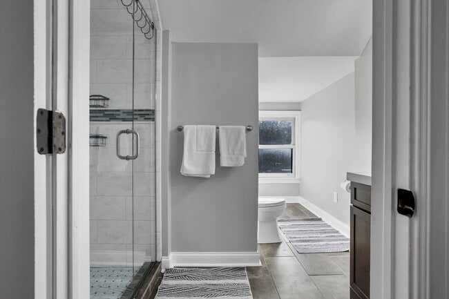 Building Photo - 634 Neil Ave