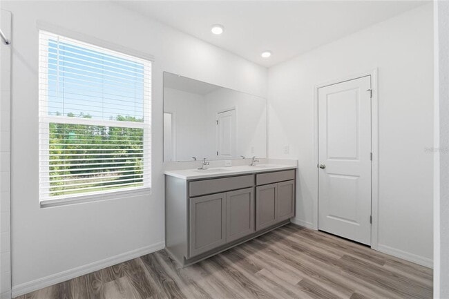 Building Photo - 17786 Acorn Drop Rd