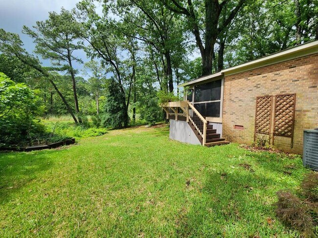 Building Photo - 1444 S Twin Lake Rd