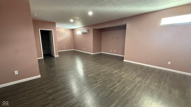 Building Photo - 6923 Bryant Pl