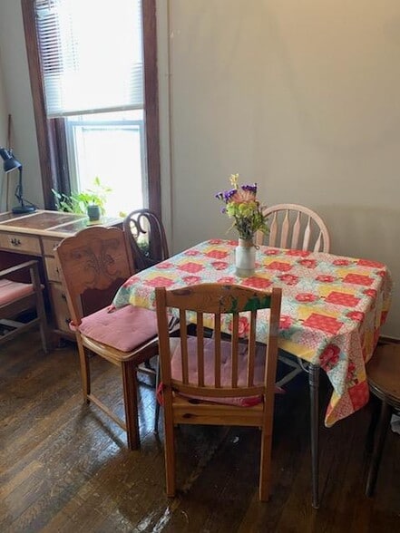Apt 3 - dining room - 523 E State St