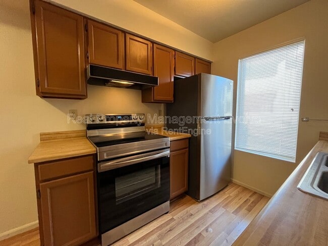 Building Photo - 10610 S 48th St