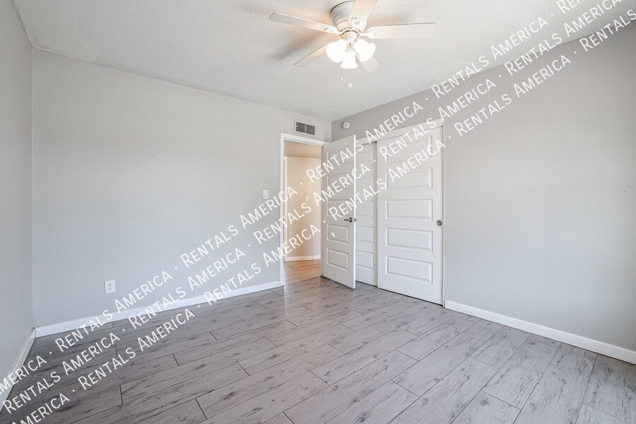 Building Photo - 12840 N 30th St