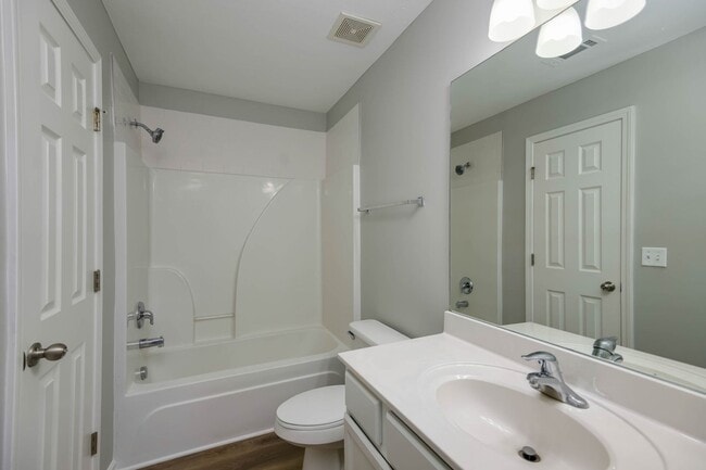 Building Photo - Lee Crossing Neighborhood, Easy access to ...