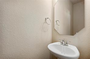 Building Photo - 407 Epiphany Ln