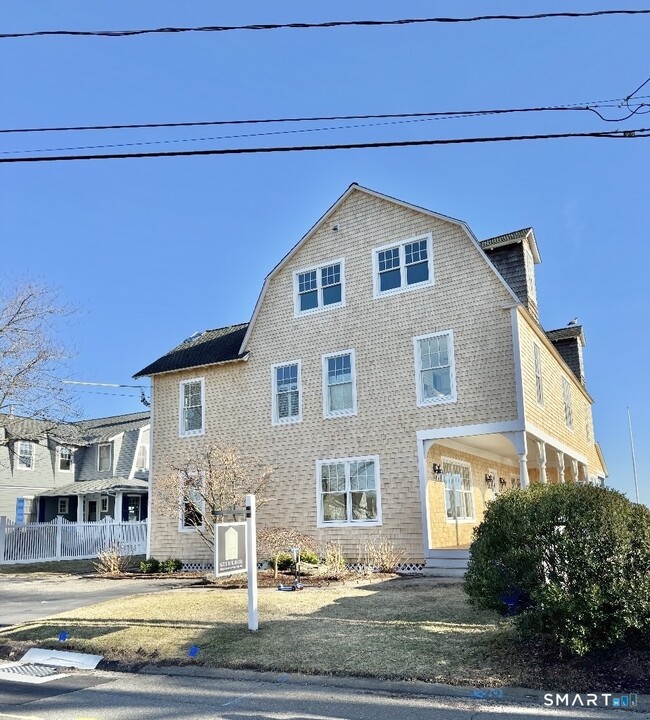 Building Photo - 130 Middle Beach Rd