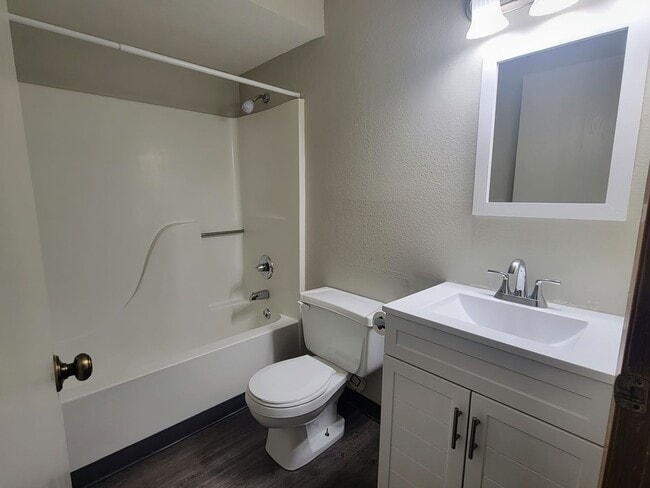 Building Photo - 3924 Kenowa Ave