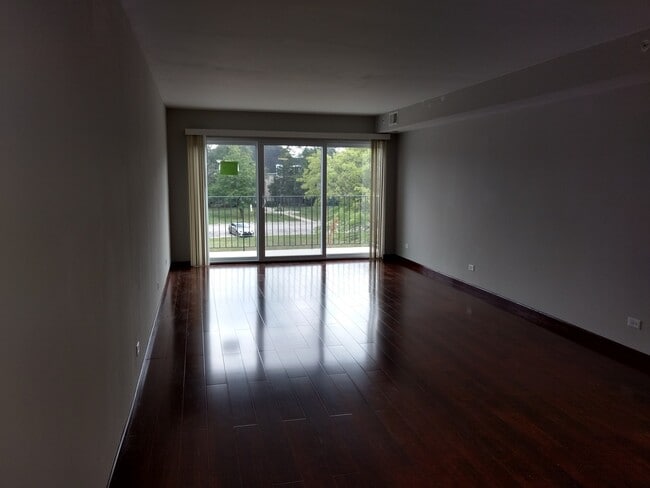 Building Photo - 5201 Carriage Way Dr