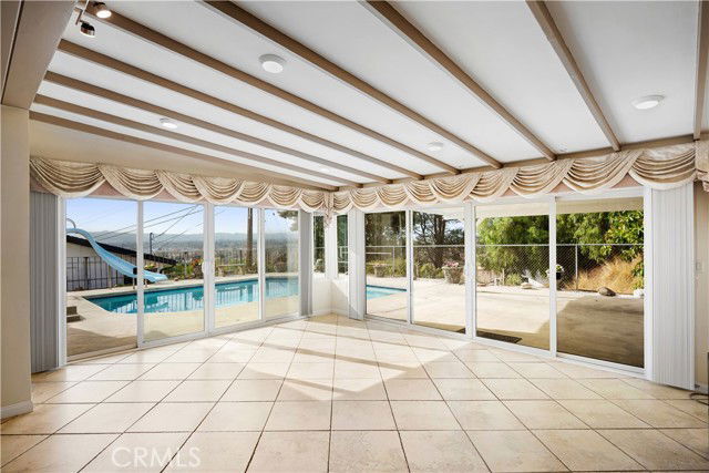 Building Photo - 841 Irving Dr