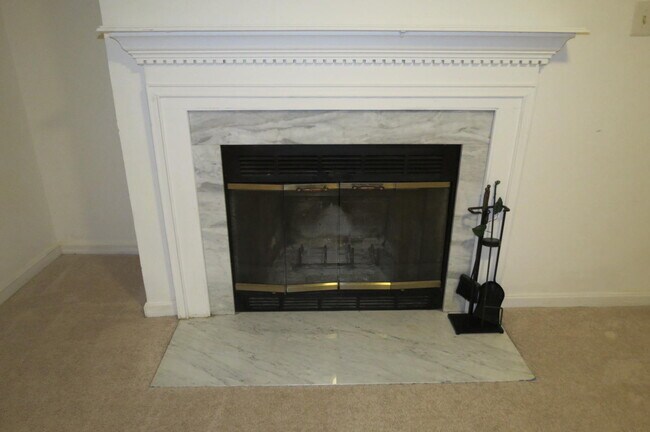 Building Photo - 2208 Wimbledon Cir