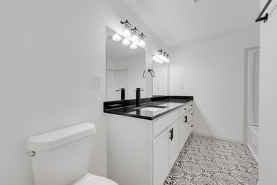 Building Photo - 725 W Brock St