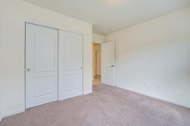 Building Photo - 183 Brittondale Rd